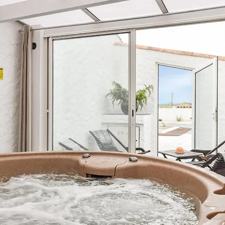 Holiday home Beautiful In Laiguillon Sur *