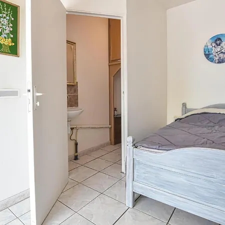 Holiday home Beautiful In Laiguillon Sur *